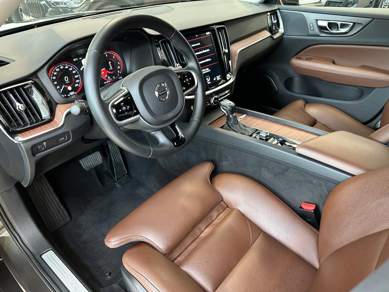 Volvo V60 2.0 d4 Inscription geartronic-19"-Carplay-Camera-Pelle