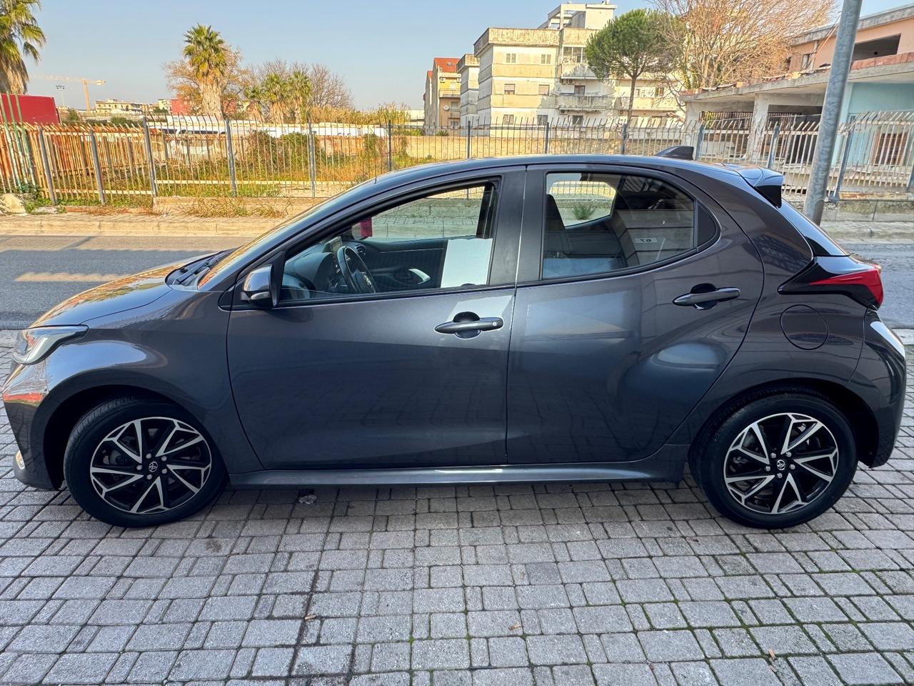Toyota Yaris 1.5 Hybrid 5 porte Lounge