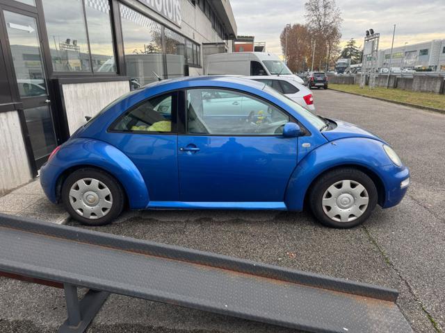 VOLKSWAGEN New Beetle 1.6