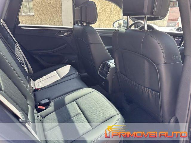 PORSCHE Macan 2.0