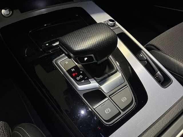 Audi Q5 SPB 55 TFSI e quattro S tronic Identity Black
