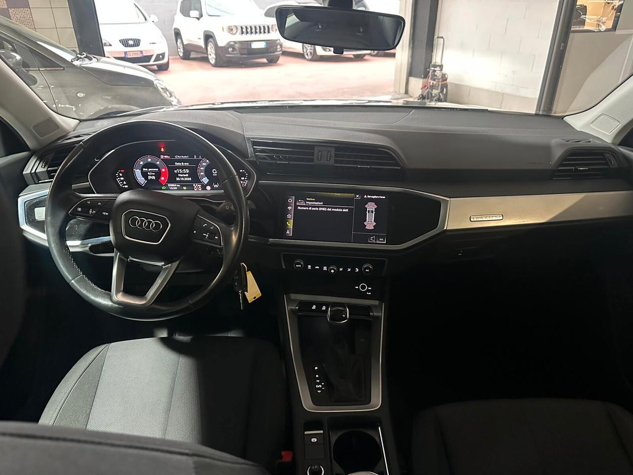 Audi Q3 35 TDI S tronic Business