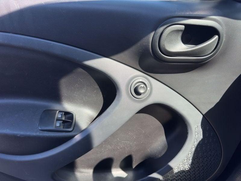 smart fortwo fortwo 70 1.0 twinamic Youngster
