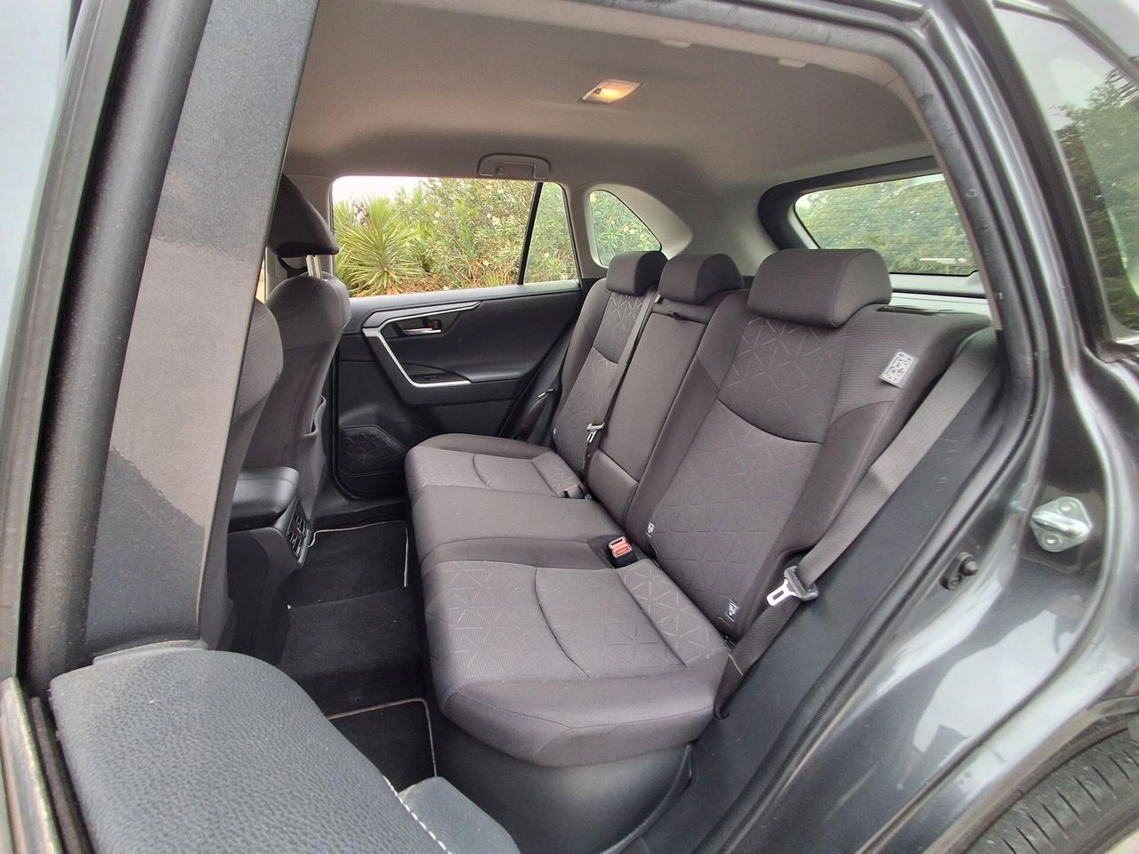 Toyota RAV 4 RAV4 E-CVT 2WD Active
