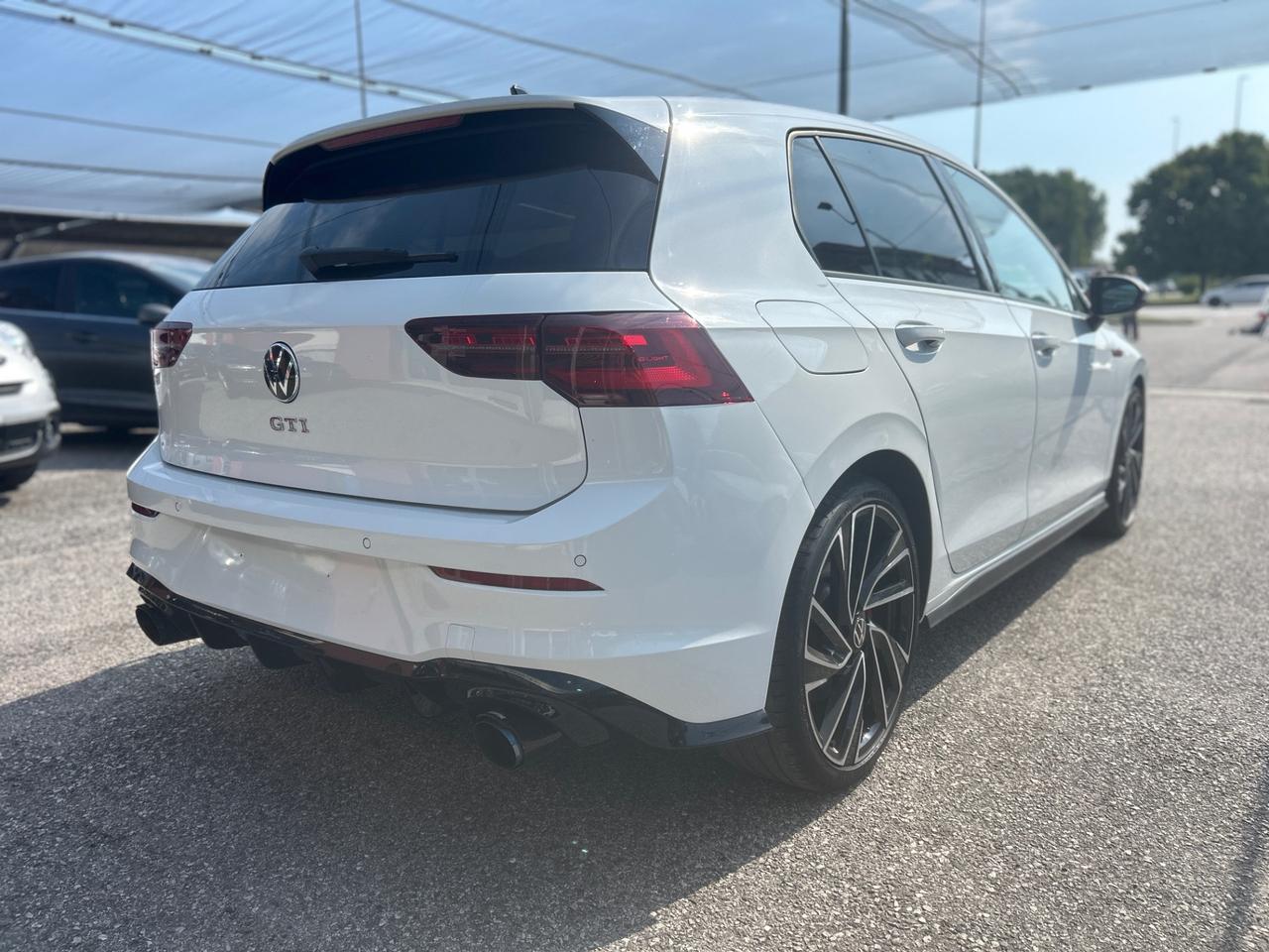 VOLKSWAGEN Golf 8 GTI