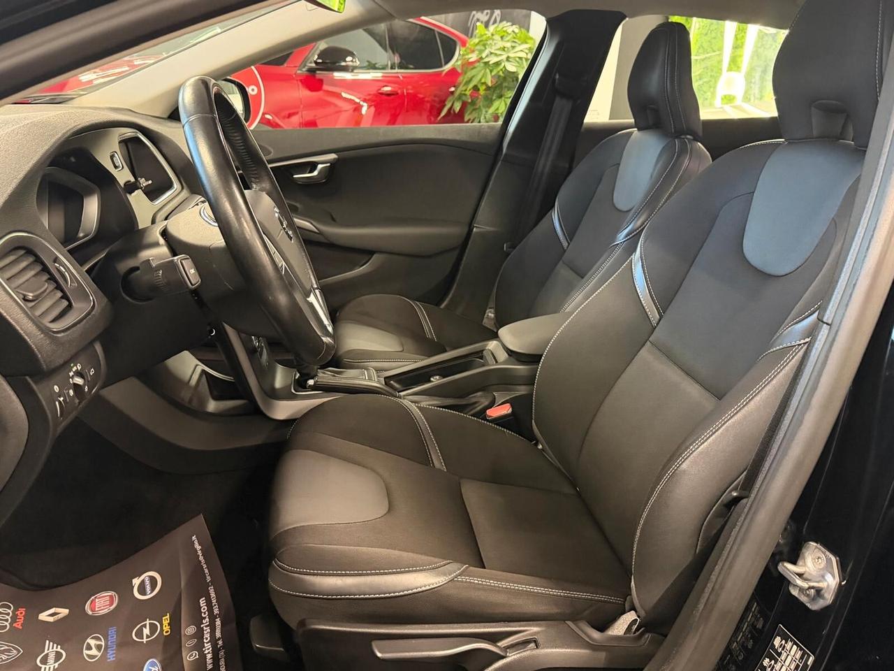 VOLVO V40 2.0 D2 GEARTRONIC 120CV PELLE NAVI CAM ANNO 2019