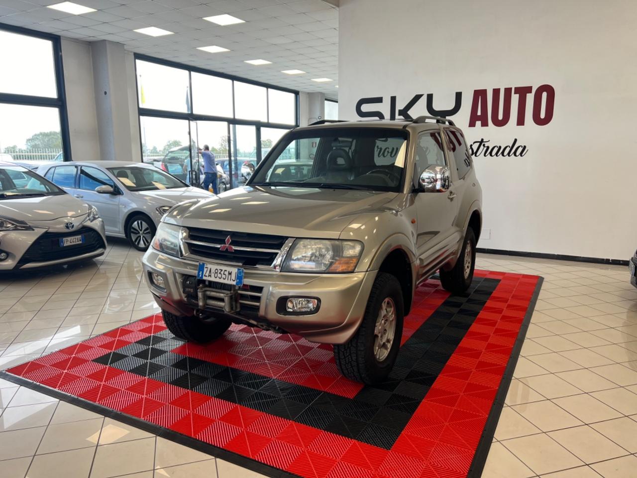 Mitsubishi Pajero 3.2 16V DI-D 3p. GLX Autocarro