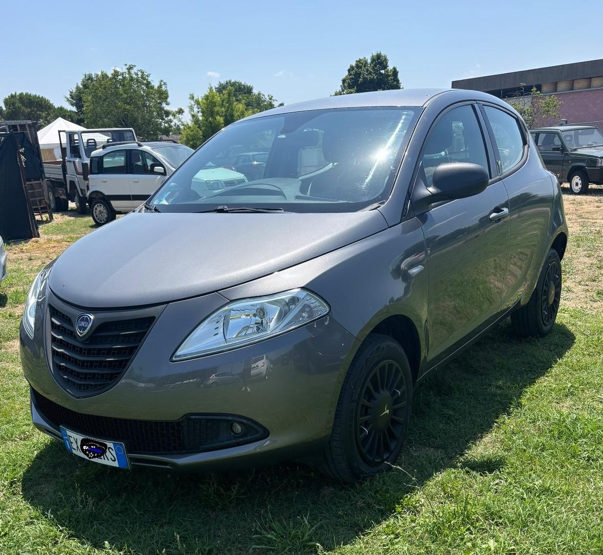 Lancia Ypsilon 0.9 TwinAir 85 CV 5 porte Metano Ecochic Gold