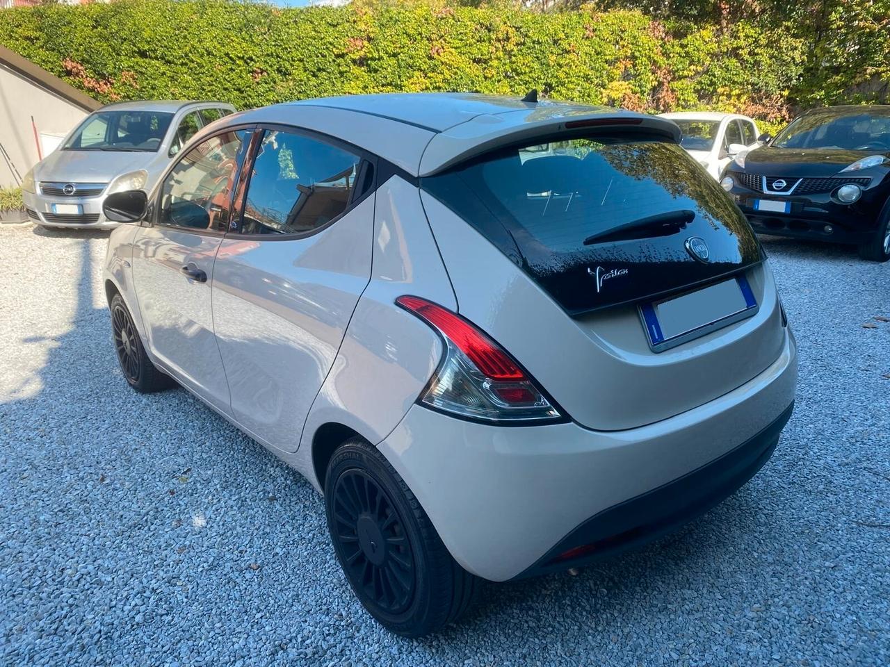 Lancia Ypsilon 1.2 69 CV 5 porte S&S Gold