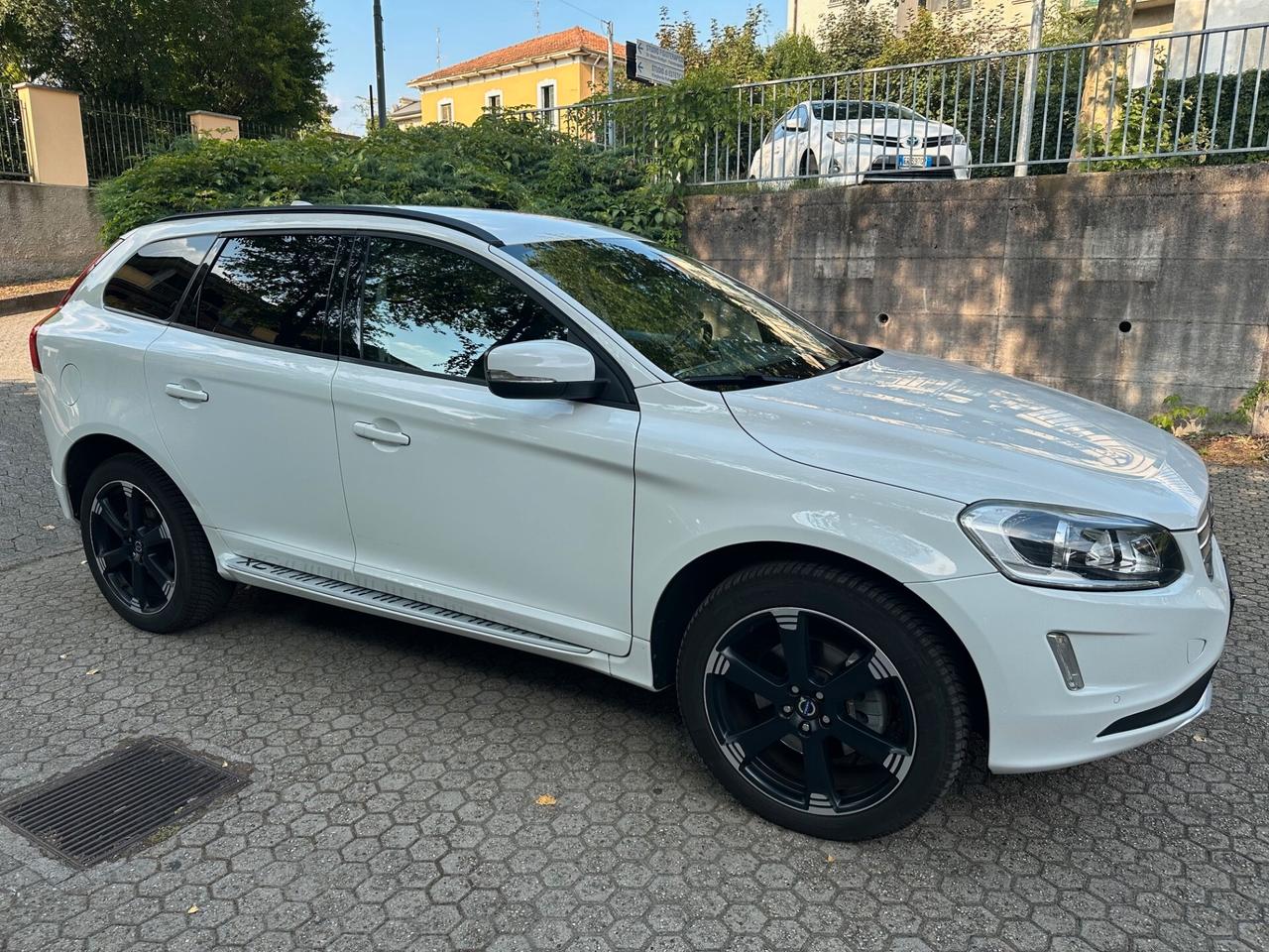 Volvo XC 60 2.4 D4 Momentum AWD 163CV Geartronic*EURO5*NAVI
