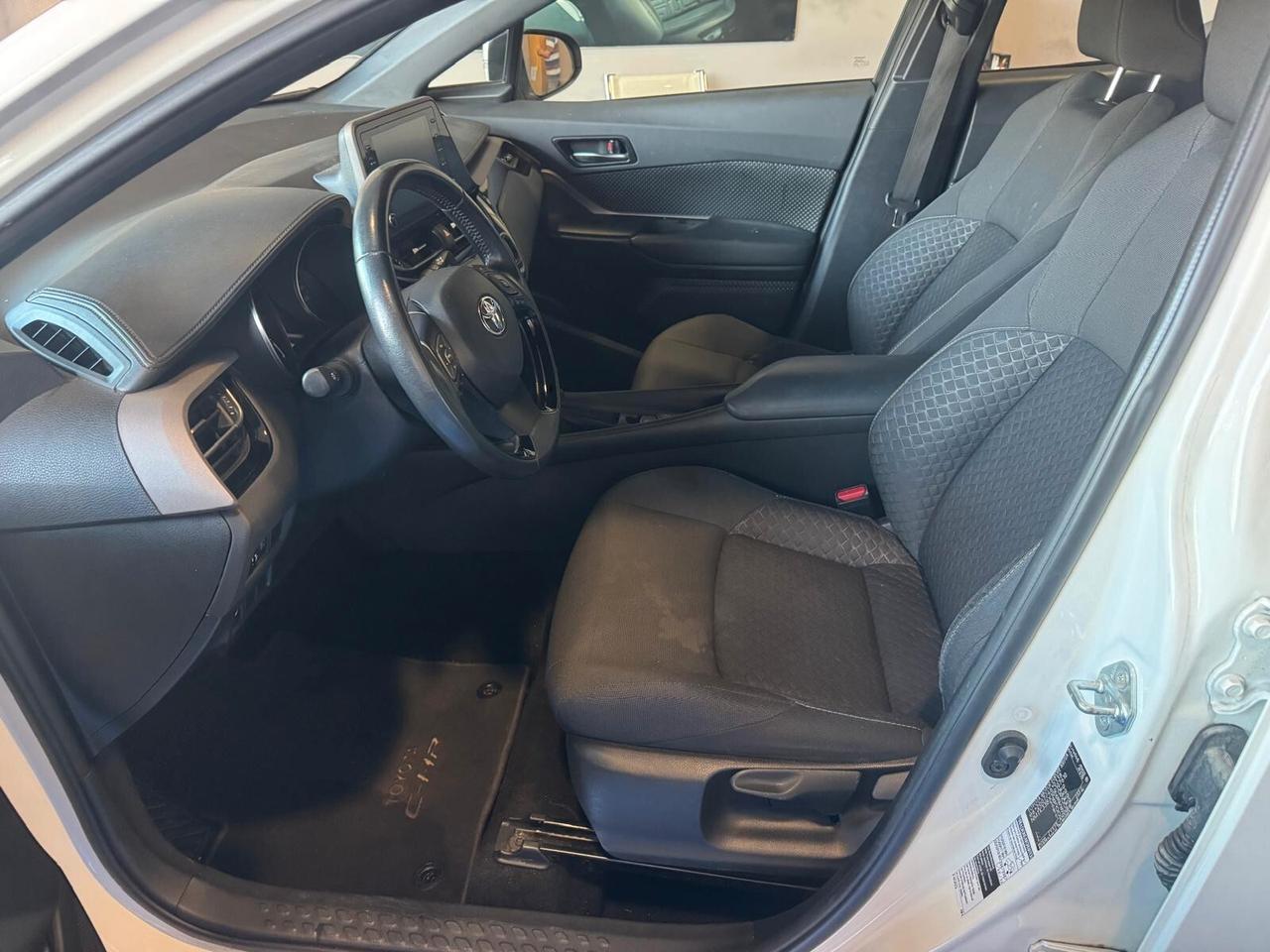 Toyota C-HR I 2020 1.8h Active e-cvt