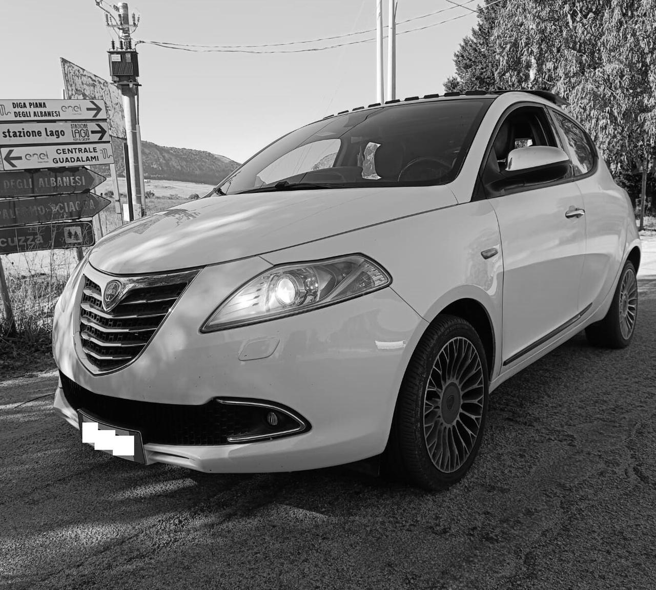Lancia Ypsilon 1.3 MJT 16V 95 CV 5 porte S&S Gold