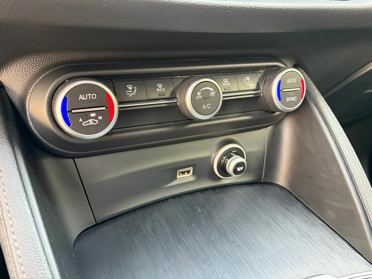 Alfa Romeo Stelvio 2.2 Turbodiesel 160CV AT8 RWD Sport-Tech
