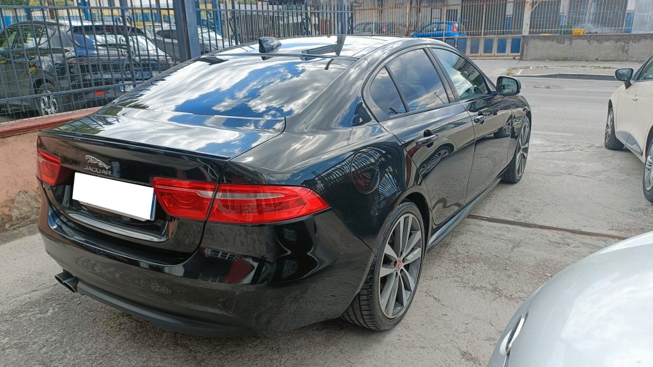 Jaguar XE 2.0 D Turbo 180CV aut. R-Sport