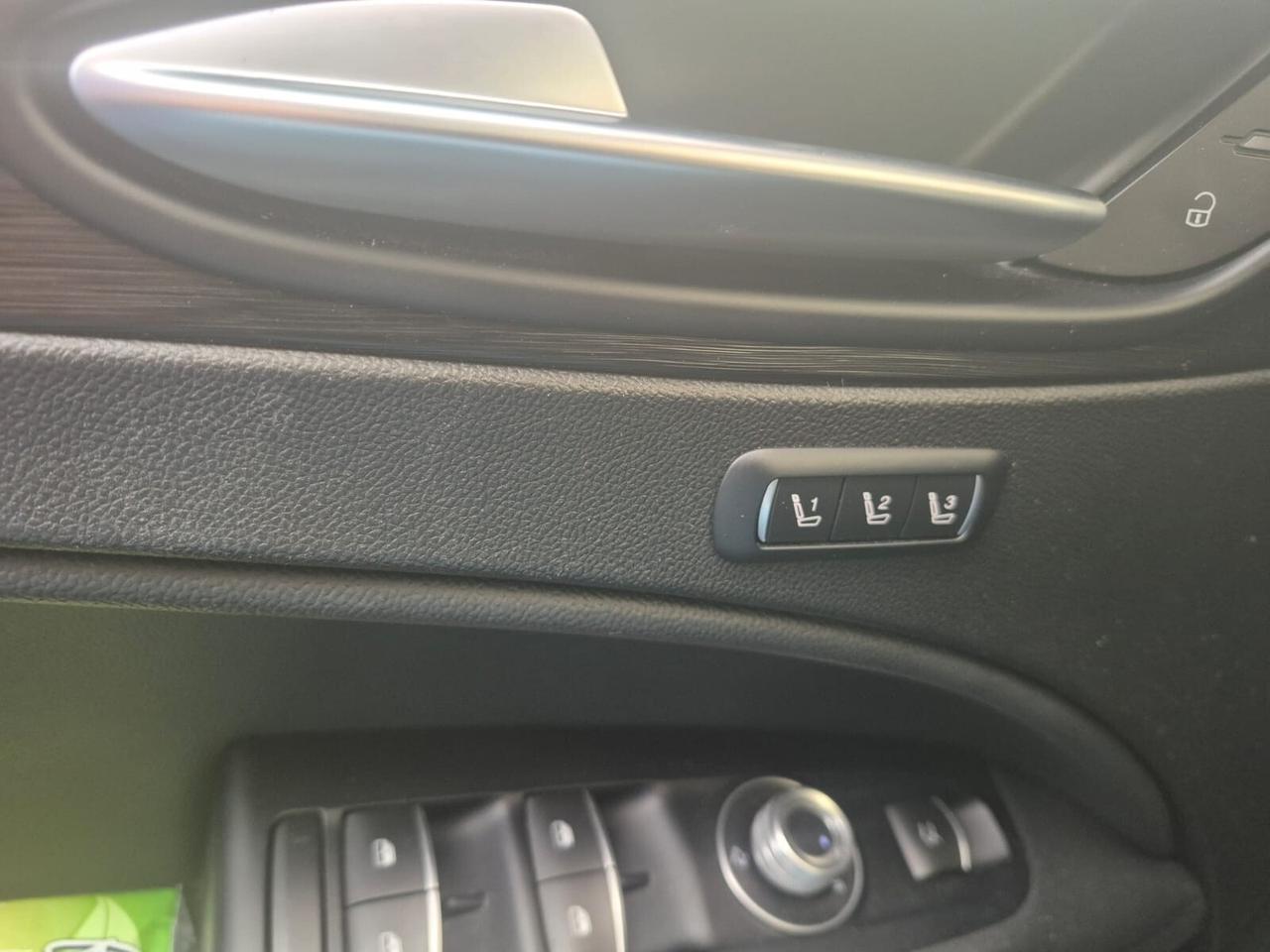 Alfa Romeo Stelvio 2.2 Turbodiesel 180 CV AT8 RWD Business