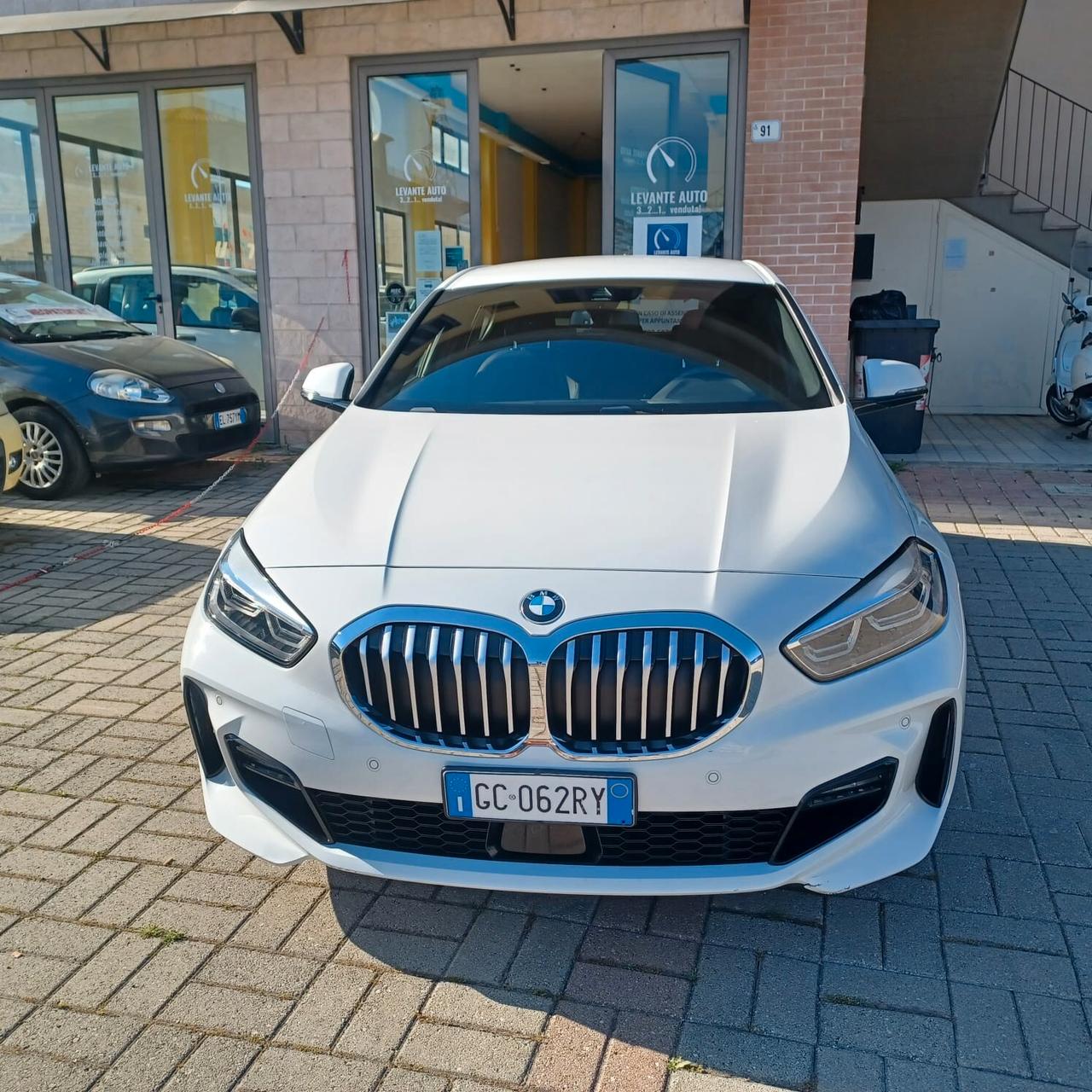 76558KM BMW SERIE 1 1.5 MSPORT AUTOM PERFETTO