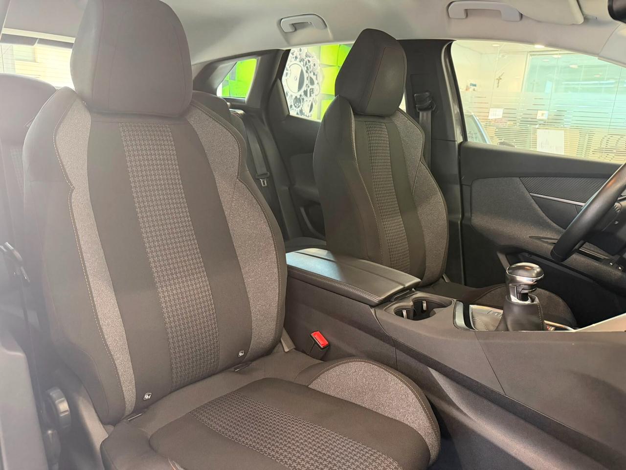 Peugeot 3008 BlueHDi 130 S&S Active Business