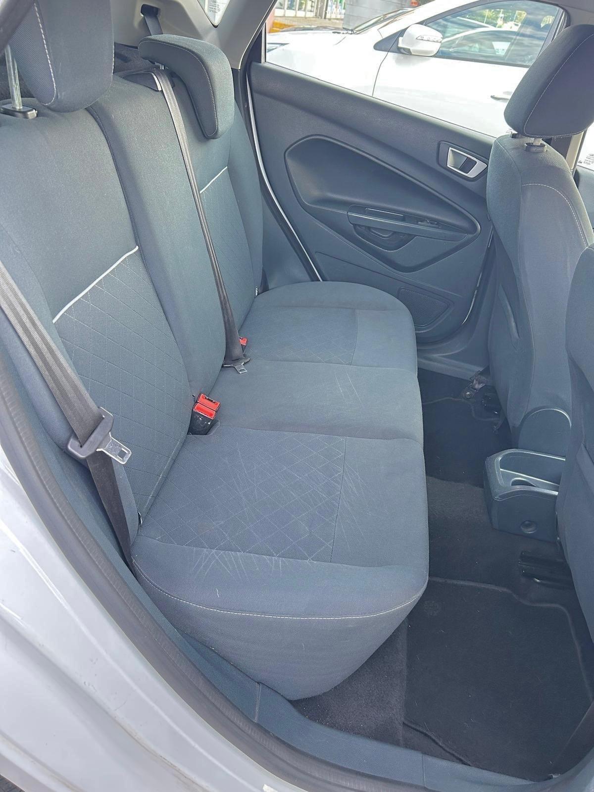 Ford Fiesta 1.4 automatica neopatentati