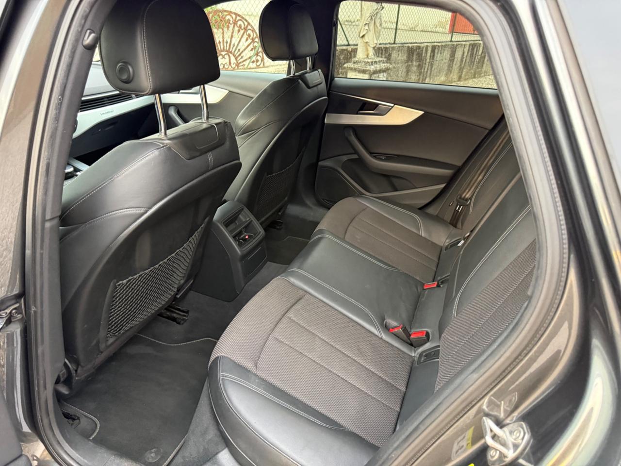 Audi A4 S line