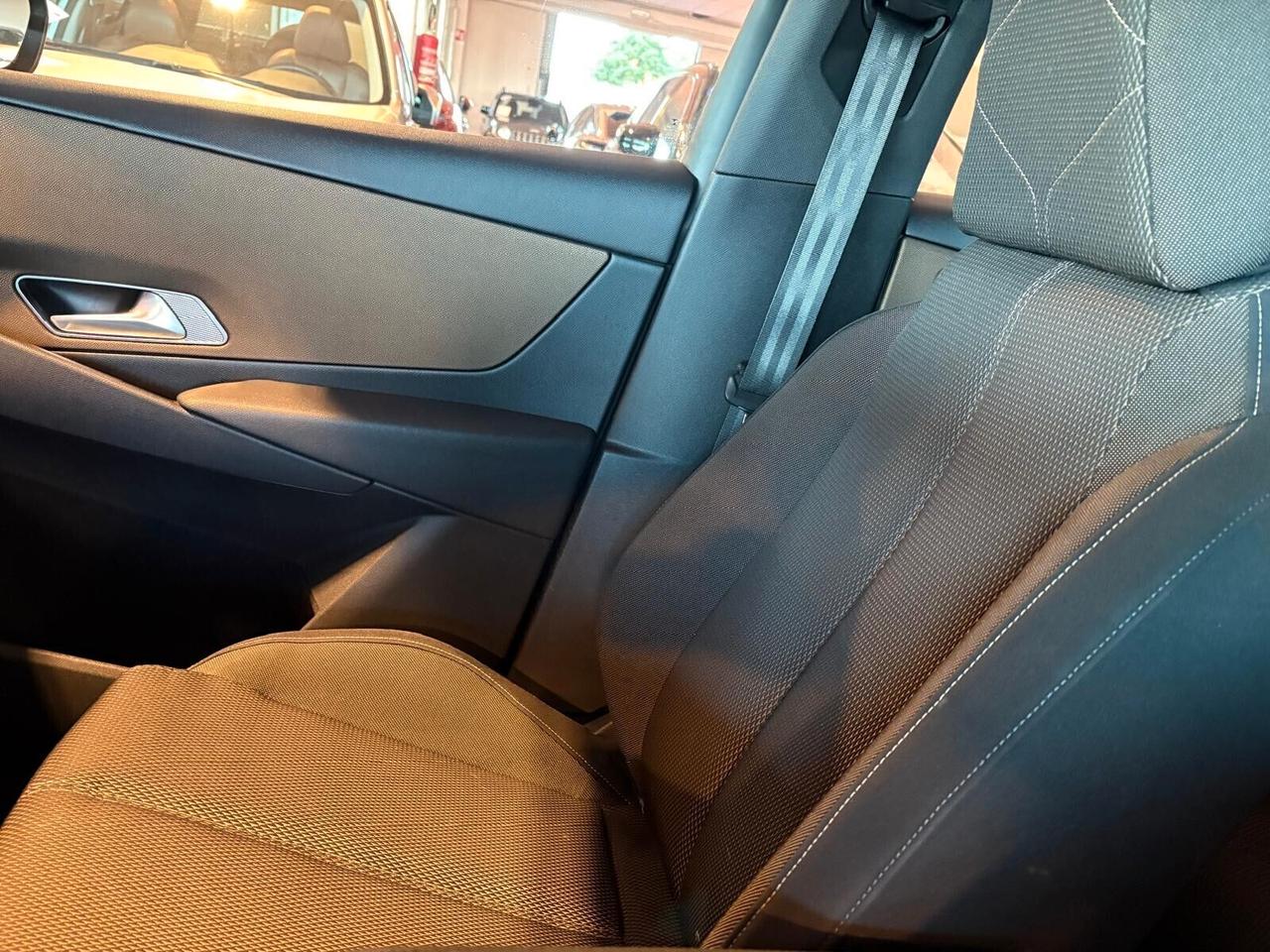 Ds DS 7 Crossback GRAND CHIC BlueHDi 180 aut. SPOTICAR