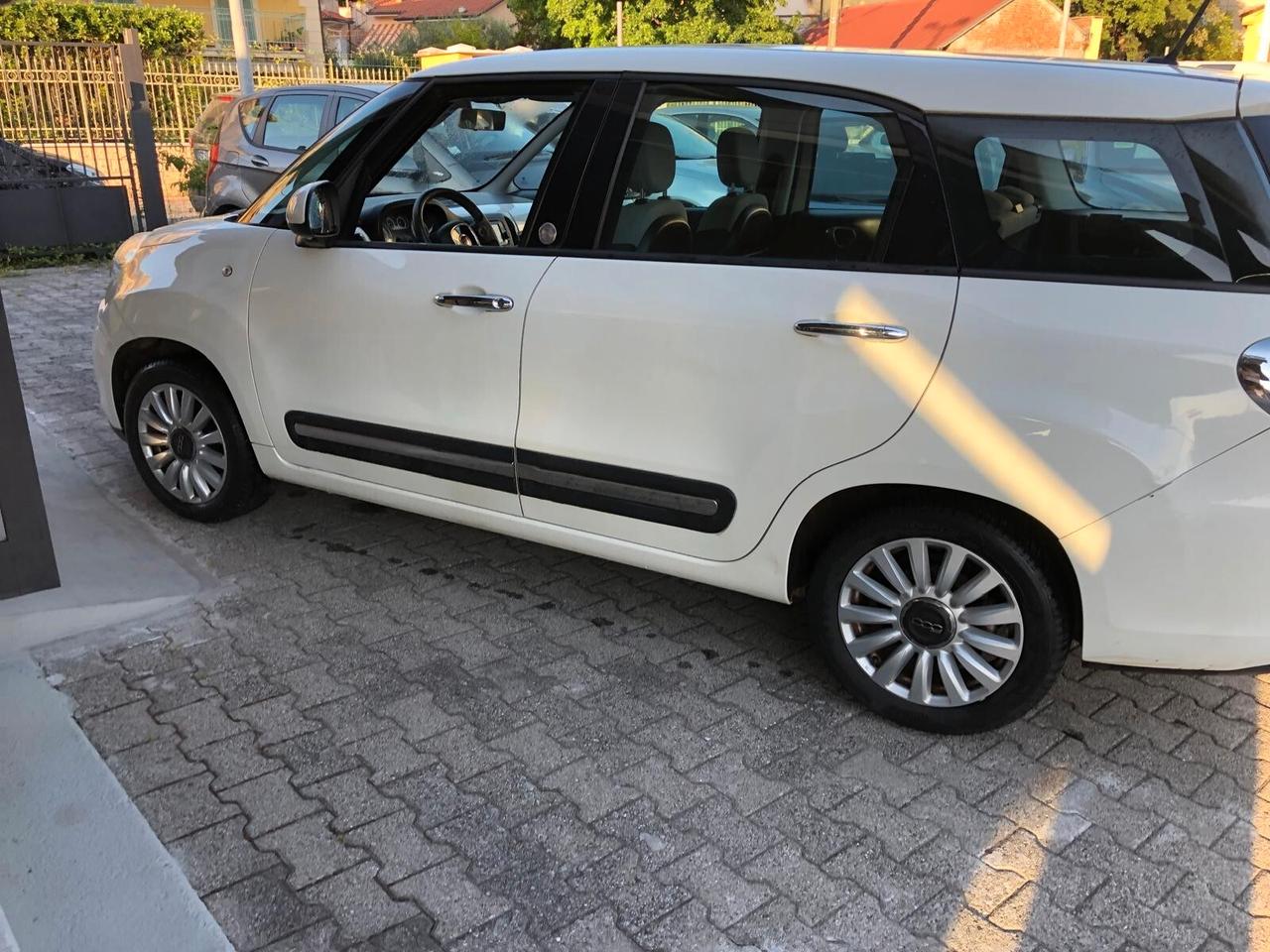 Fiat 500L Living 1.3 Multijet 95 CV Pop Star7 POSTI SOLO 68.296 KM!!! GARANZIA COMPLETA EUROPEA CONFORMGEST 12 MESI RINNOVABILE FINO A 36 MESI!!!