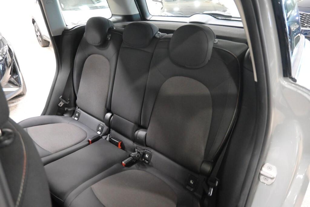 MINI COUNTRYMAN COOPER 2.0D 150CV STEPTRONIC BUSINESS ( FARI LED ADATTIVI - COCKPIT - CRUISE - HEAD-UP DISPLAY - NAVI - CARPLAY - SENSORI POST. - TELECAMERA POST. - CERCHI 17 )