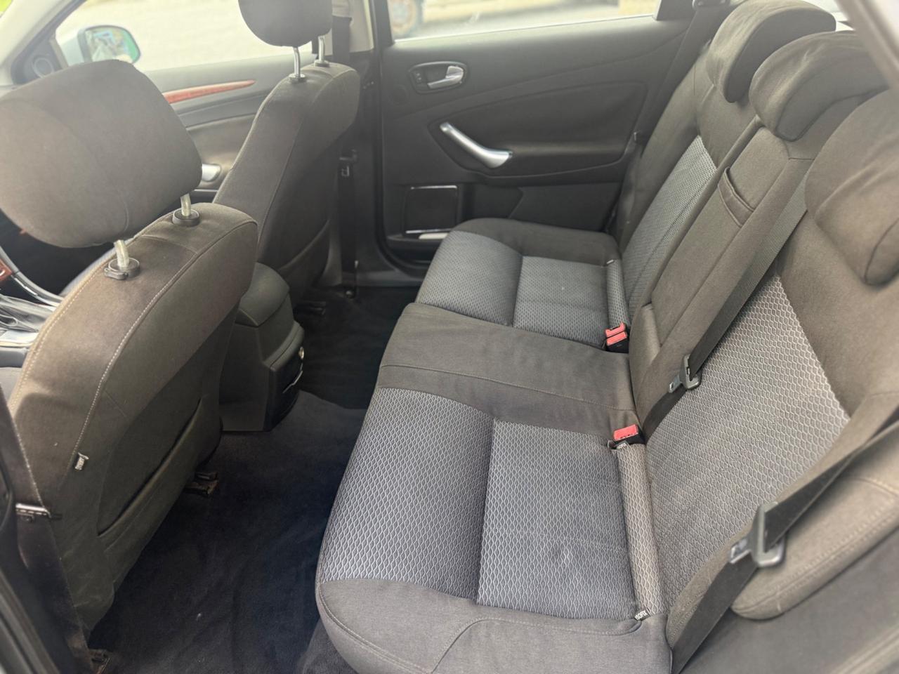 Ford Mondeo 2.0 TDCi Automatic SW - GANCIO TRAINO