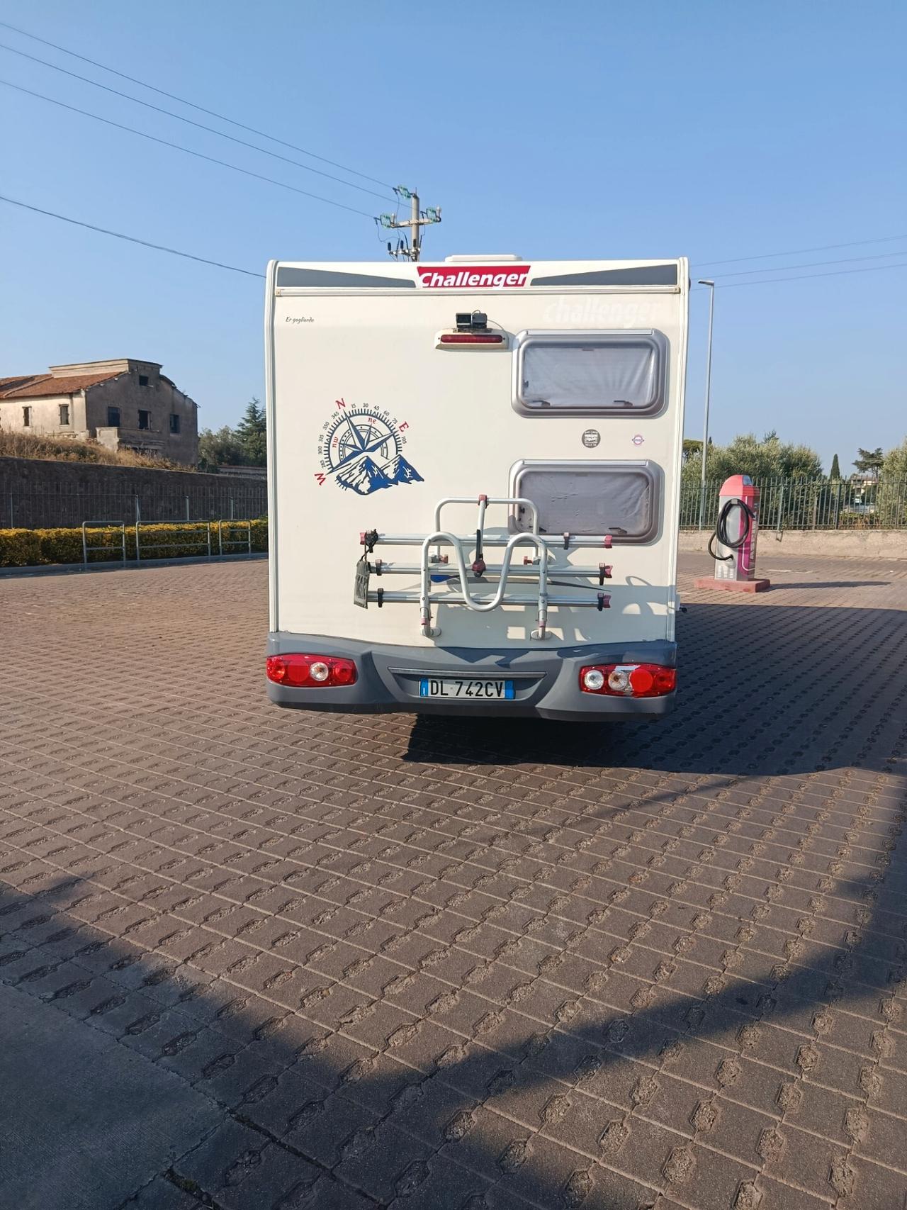 Challenger Genius49 7 posti letto