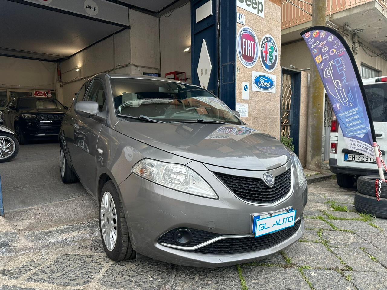 Lancia Ypsilon 1.2 69 CV 5 porte Silver