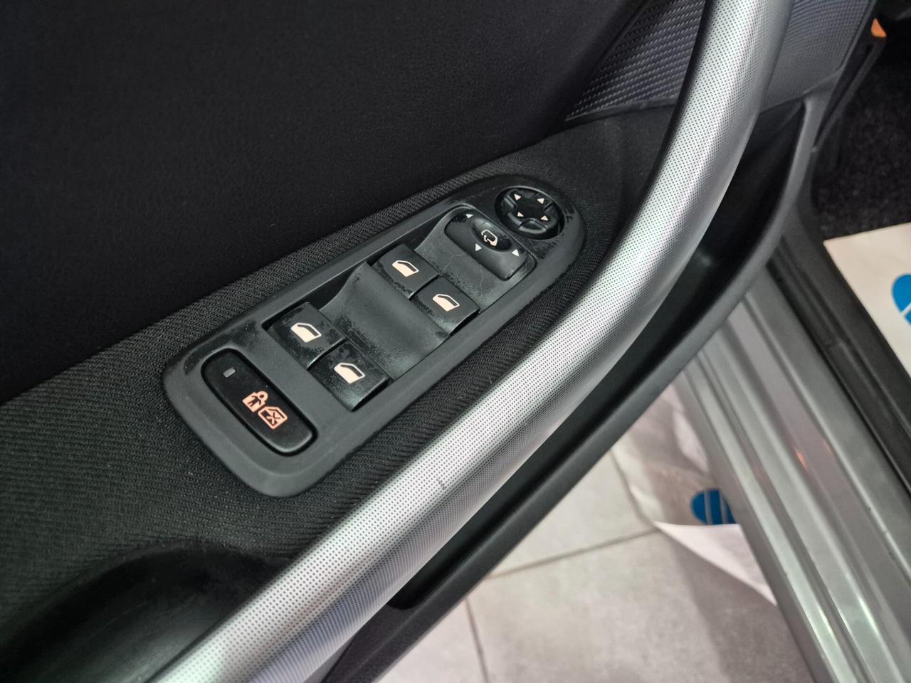 Peugeot 308 1.6 HDi 110CV SW Ciel Féline