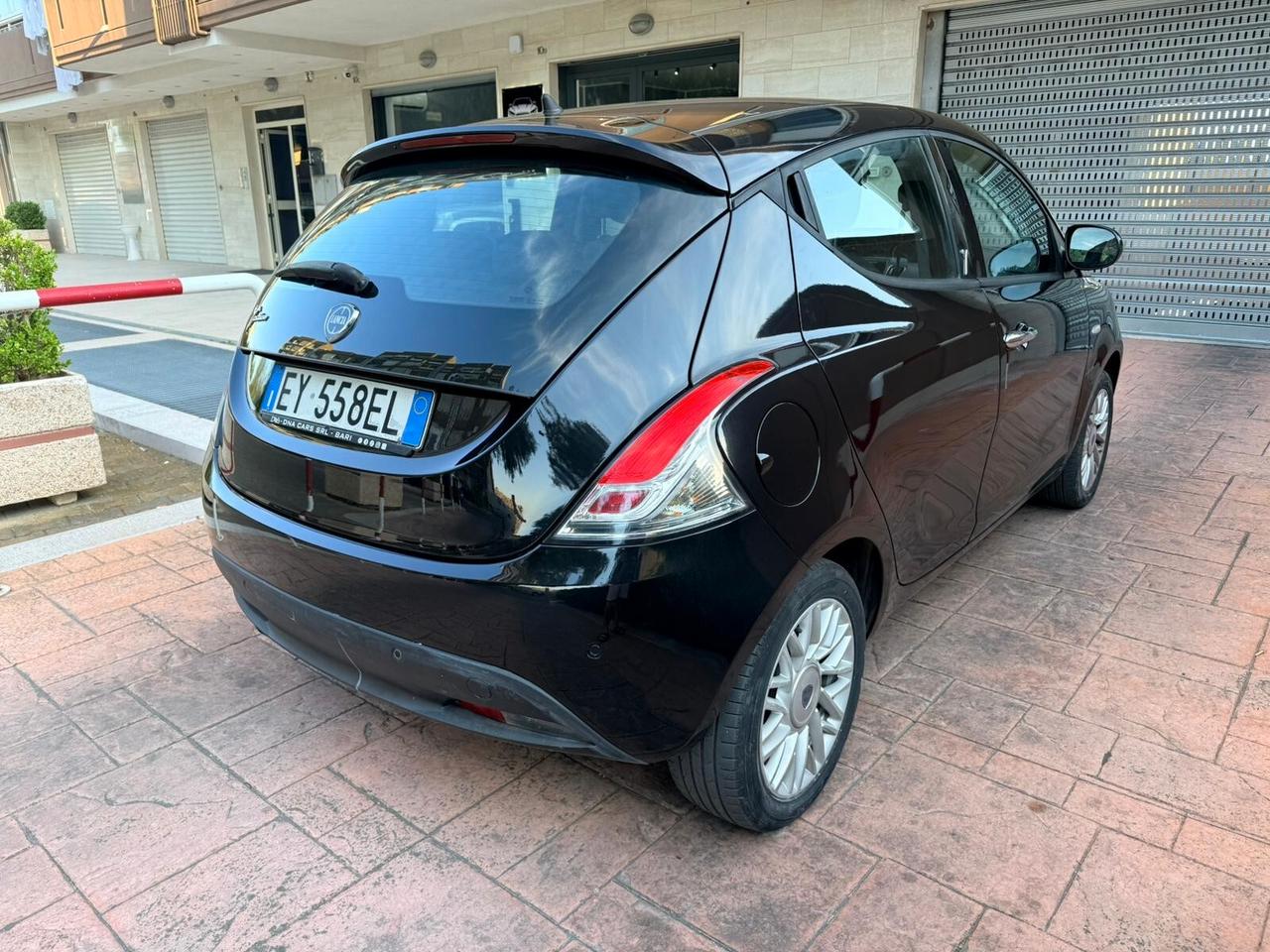 Lancia Ypsilon 1.2 69 CV 5 porte GPL Ecochic Elle