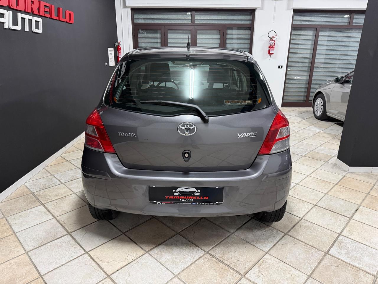 TOYOTA Yaris 1.0i (69) 5p. Sol 2010