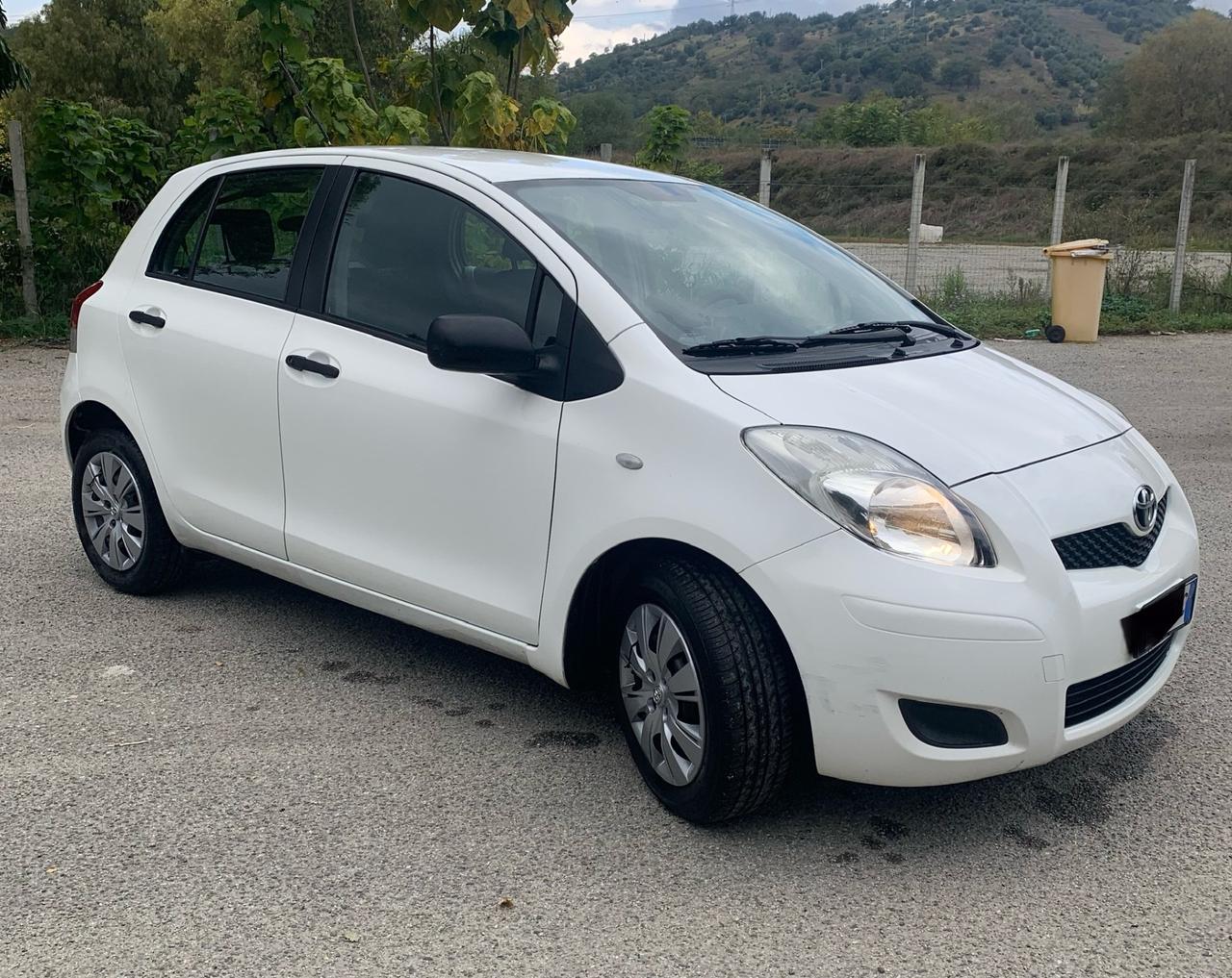 Toyota Yaris 1.4 D-4D DPF 5 porte Now