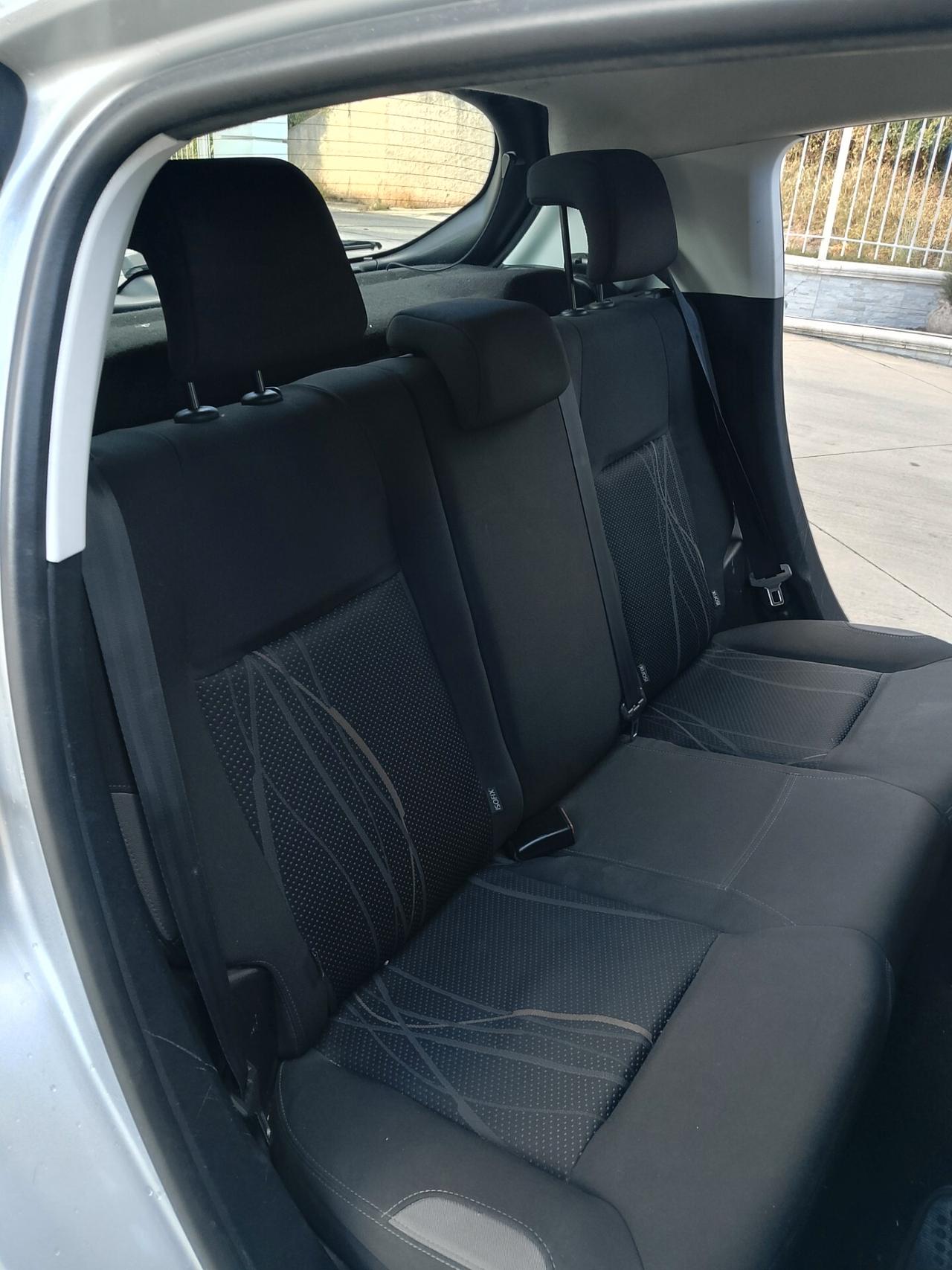 Peugeot 208 1.4 HDi 68 CV 5 porte Allure