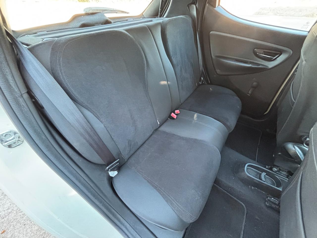 Lancia Ypsilon 1.2 69 CV 5 porte S&S Silver - 2011