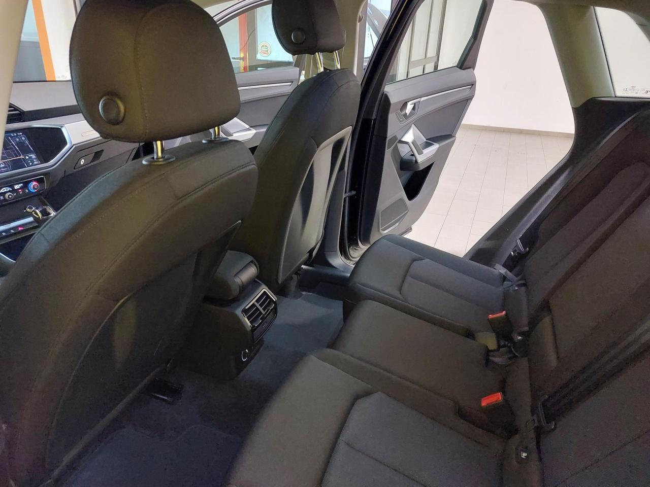 Audi Q3 35 2.0 tdi Business Advanced s-tronic