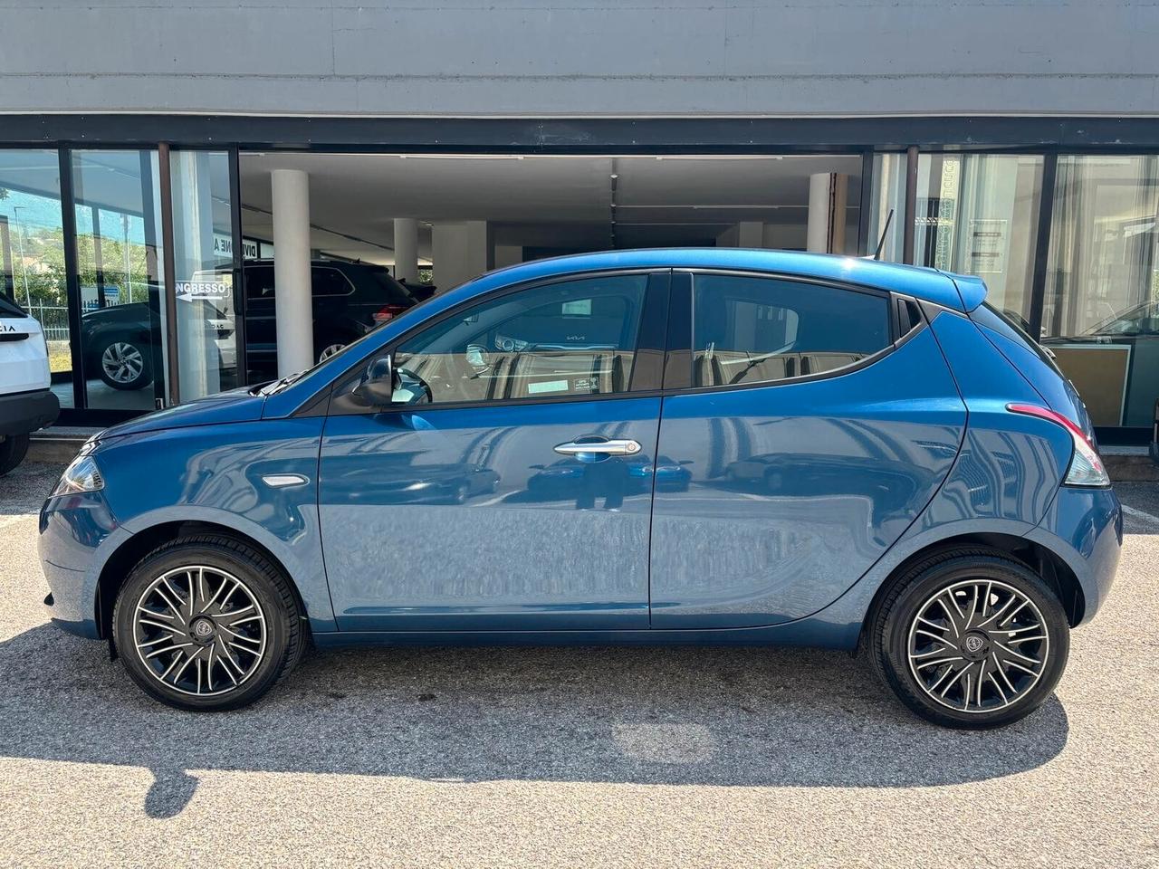 Lancia Ypsilon 1.0 FireFly 5 porte S&S Hybrid Gold - NEOPATENTATI