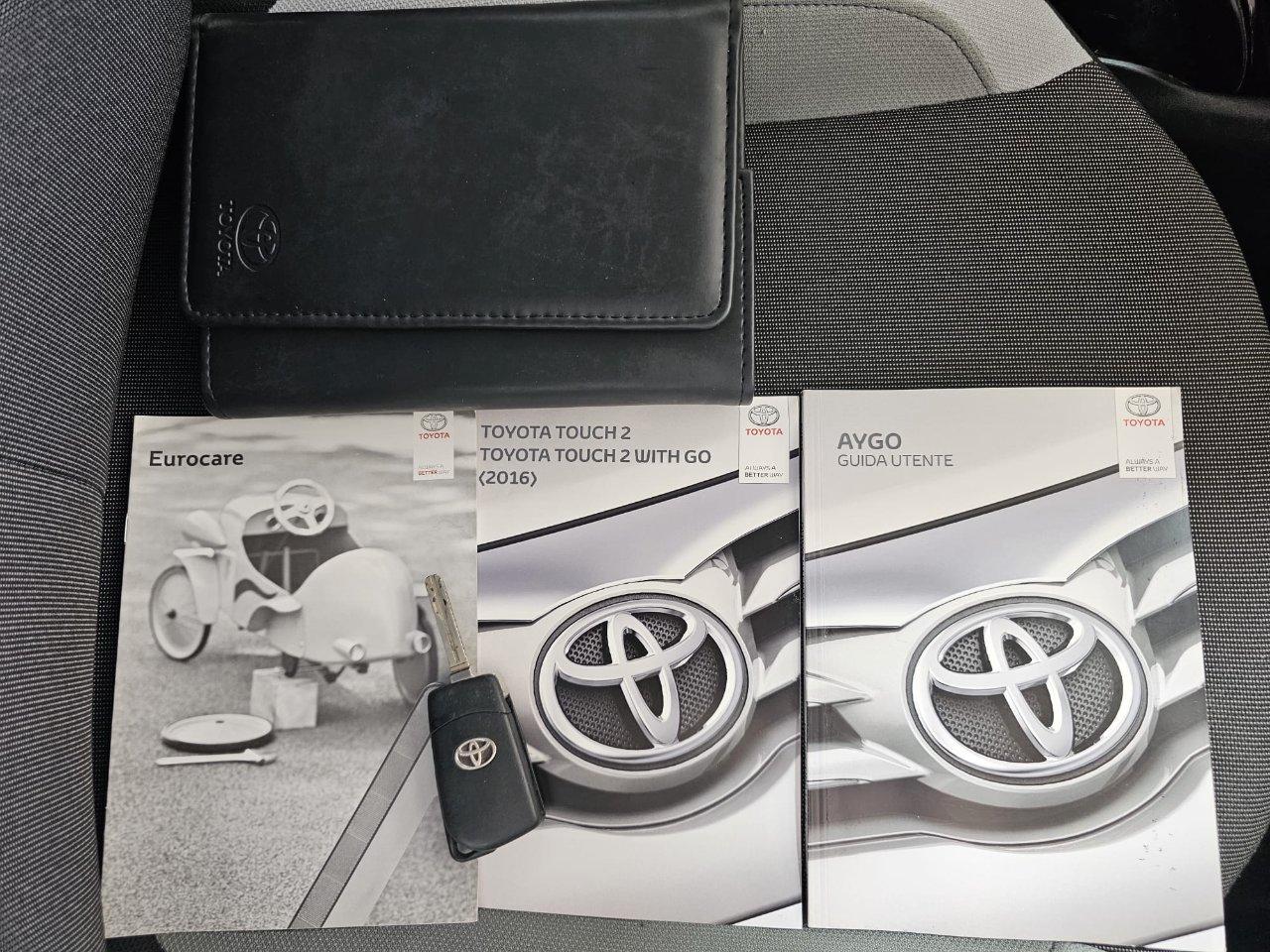 Toyota Aygo 5 Porte Aygo 5p 1.0 x-play my15