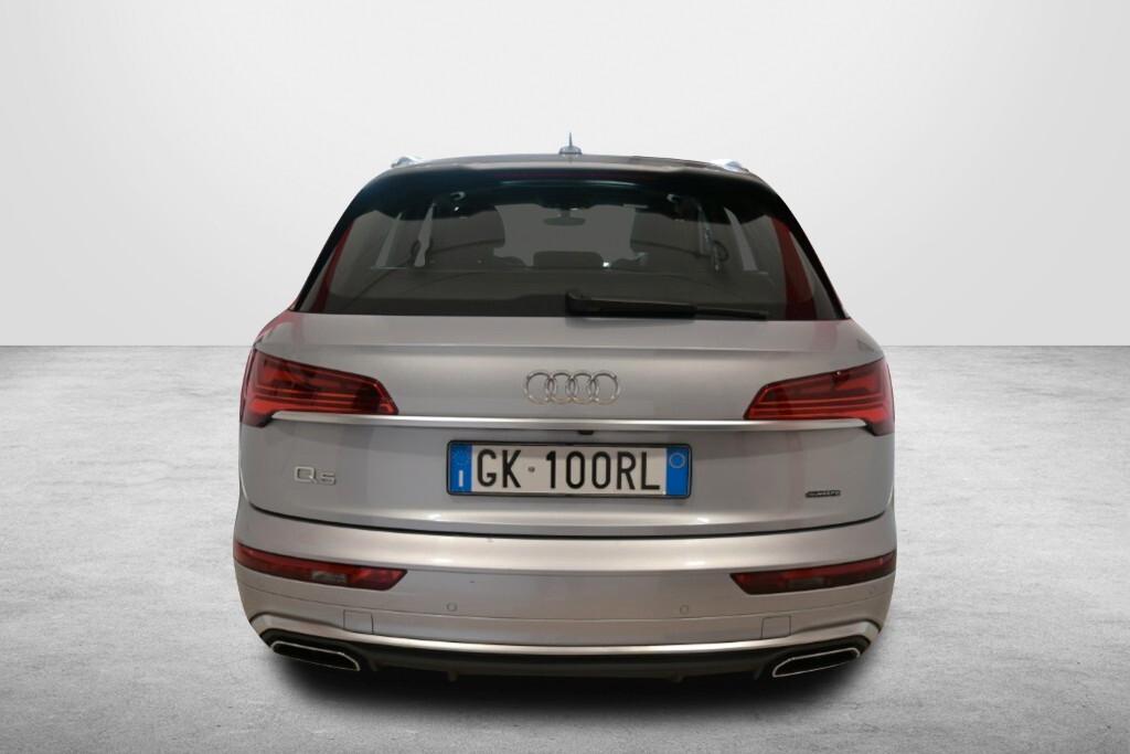 AUDI Q5 40 TDI 204CV S-TRONIC QUATTRO S-LINE PLUS ( FARI LED - VIRTUAL COCKPIT - TETTO PANORAMICO APR. - CRUISE - CLIMA TRIZONA - NAVI - PARK ASSIST - TELECAMERA 360 - CERCHI 20 ) KM 32000