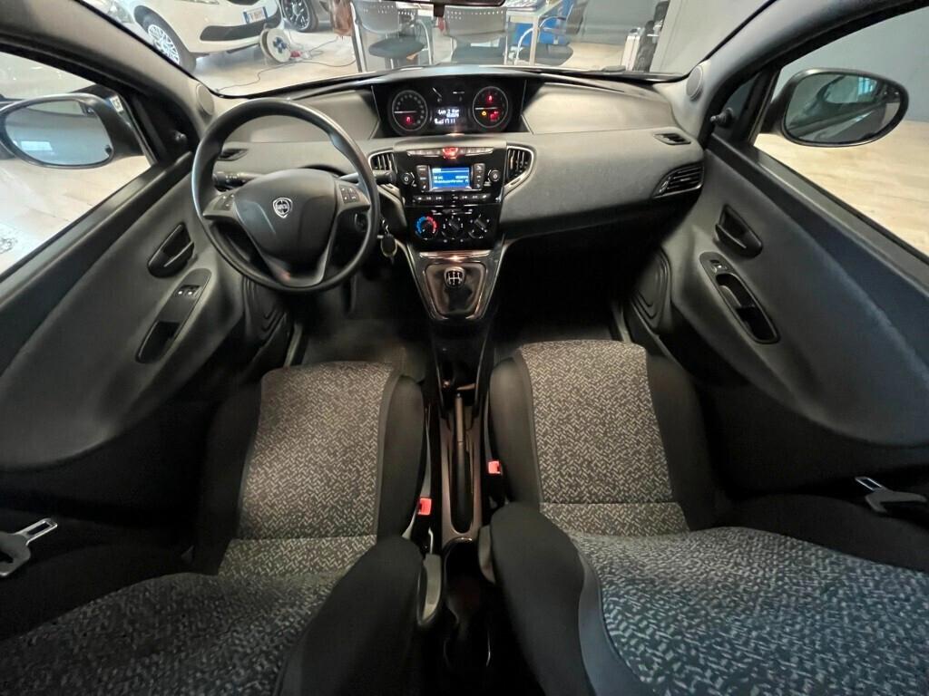 Lancia Ypsilon 1.2 69cv 5p Gpl Ecochic Adatta a Neopatentati