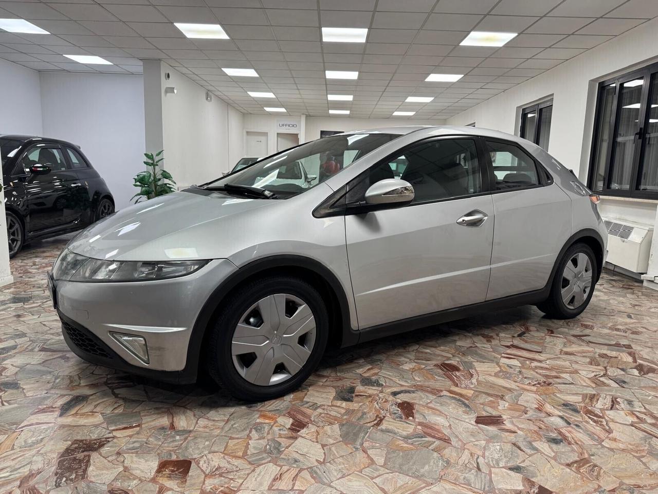 Honda Civic 1.8 i-VTEC 5p. Executive i-P