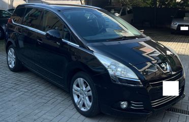 PEUGEOT 5008 1.6 HDi CAMBIO AUTOMATICO - 7 POSTI - ANCHE PER NEOPATENTATI