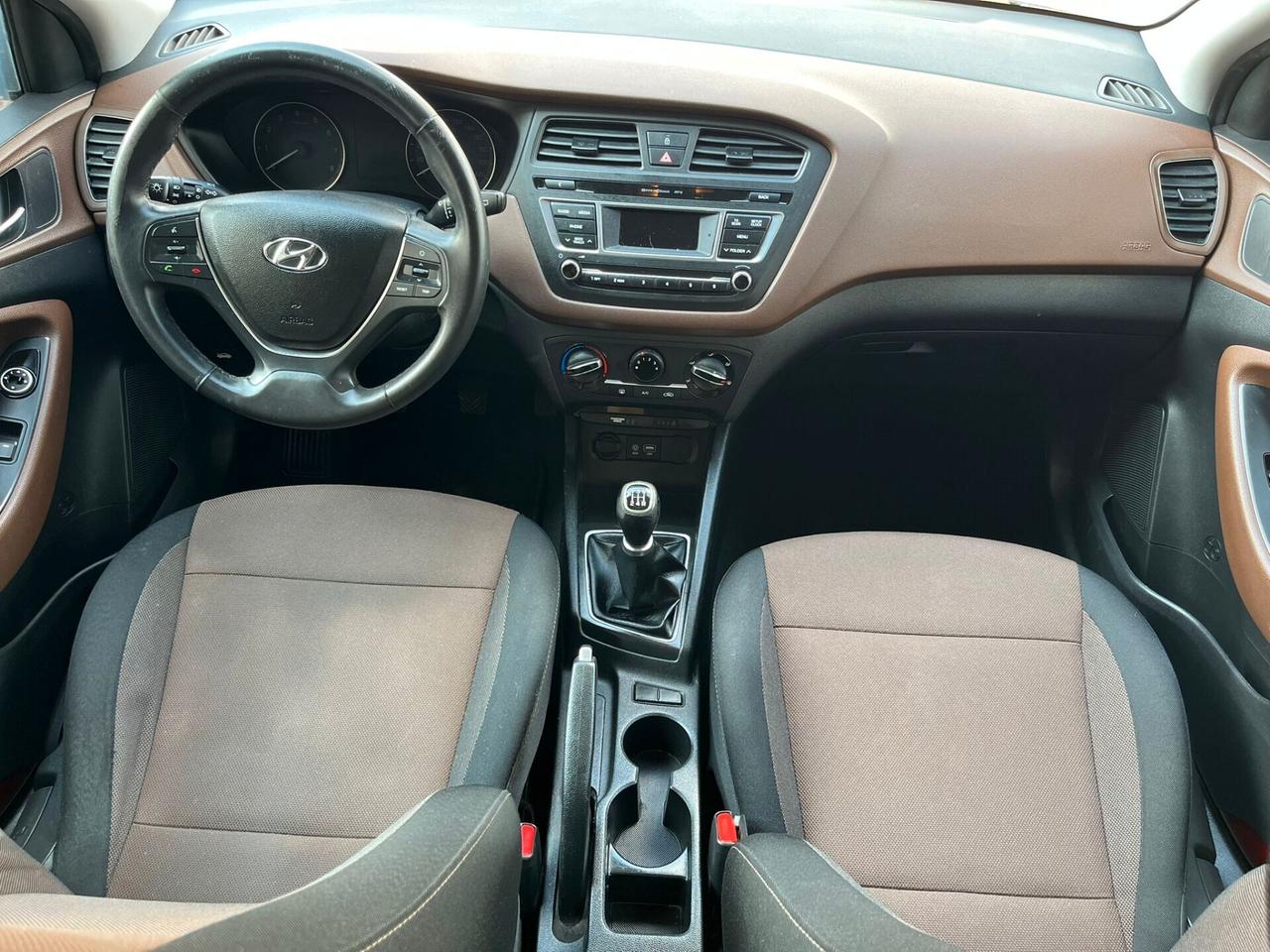 Hyundai i20 1.2 5 porte Blackline 84000km