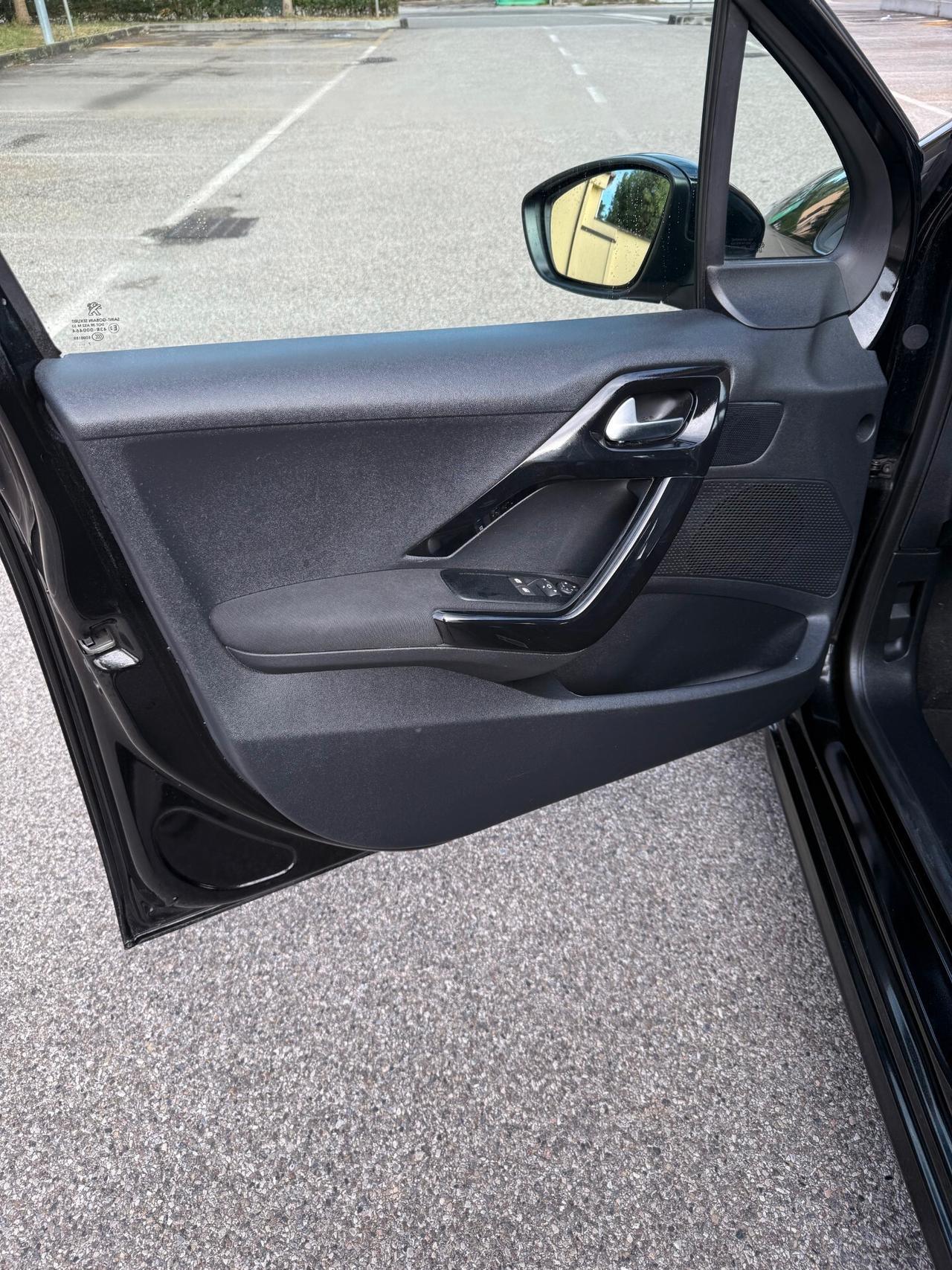 Peugeot 208 1.2 GPL - NAV. - NEOP. - 12 MESI DI GARANZIA -