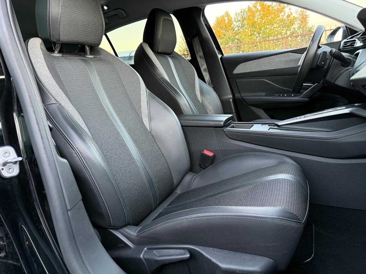 Peugeot 308 Berlina 1.5 130 S&S EAT8 Allure Pack