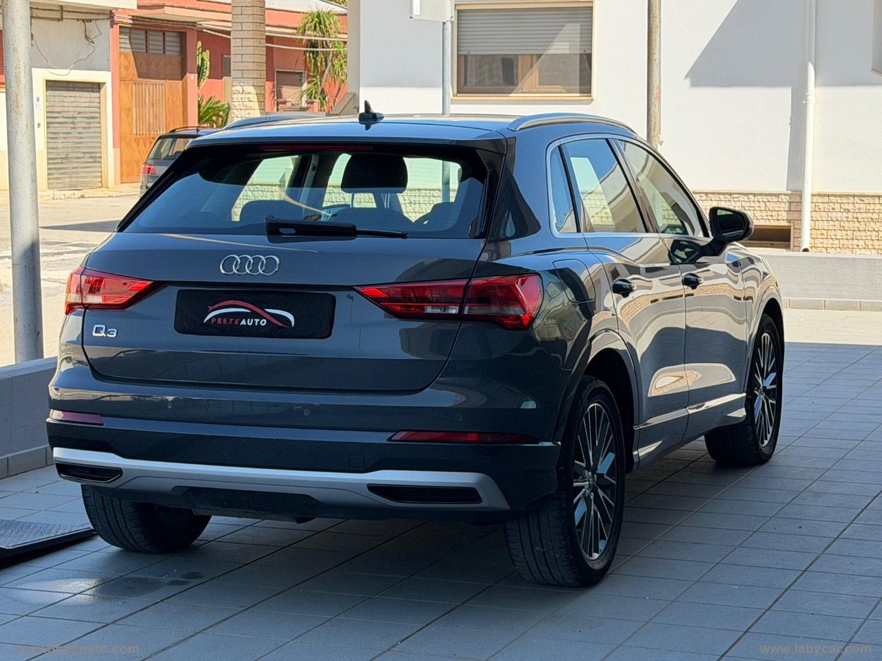 AUDI Q3 35 TDI S tronic Business Advanced
