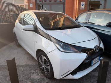 Toyota Aygo 1.0 VVT-i 69 CV 5 porte x-cool