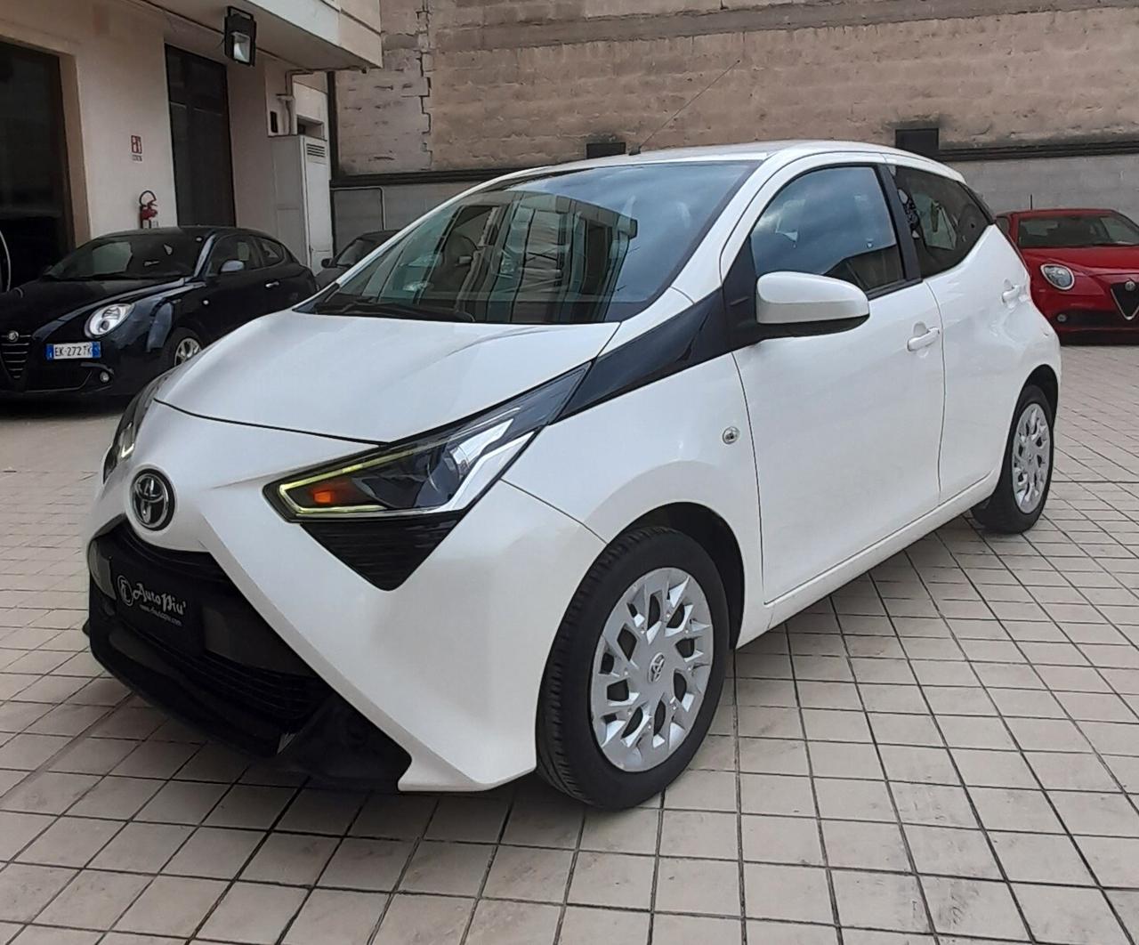 Toyota Aygo 1.0 VVT-i 72 CV 5 porte x-business