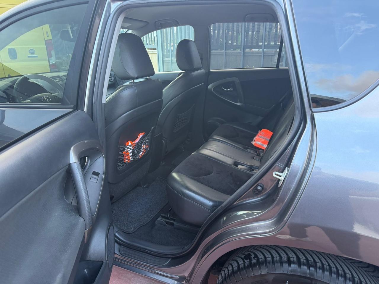 Toyota RAV 4 RAV4 2.2 D-4D 150 CV Lounge