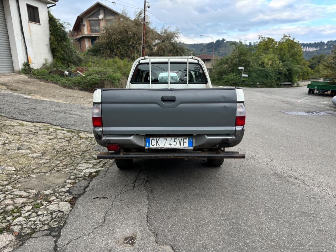 Mitsubishi L200 2 porte 4 posti